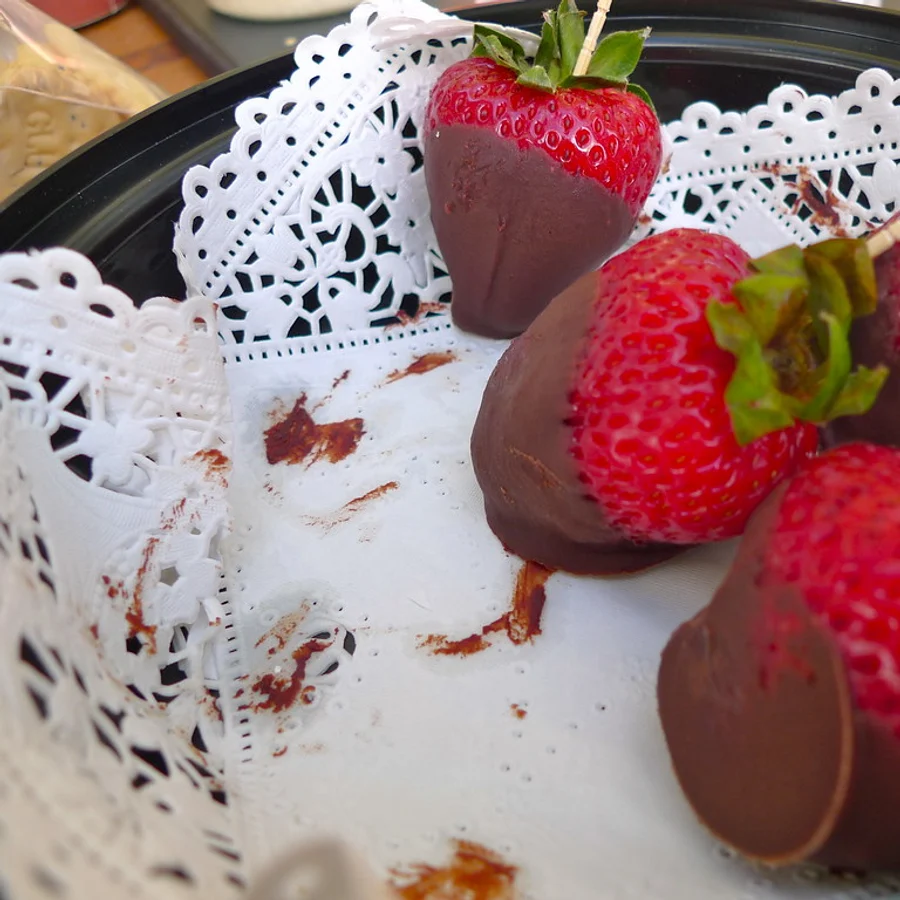 Fresas decoradas con chocolate